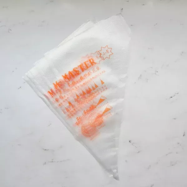 TIPLESS PIPING BAGS